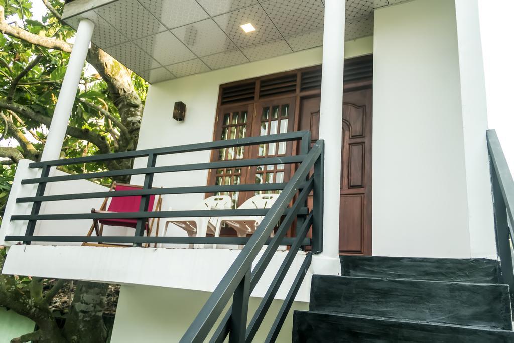 Desitha Family House Hotel Mirissa Exterior foto