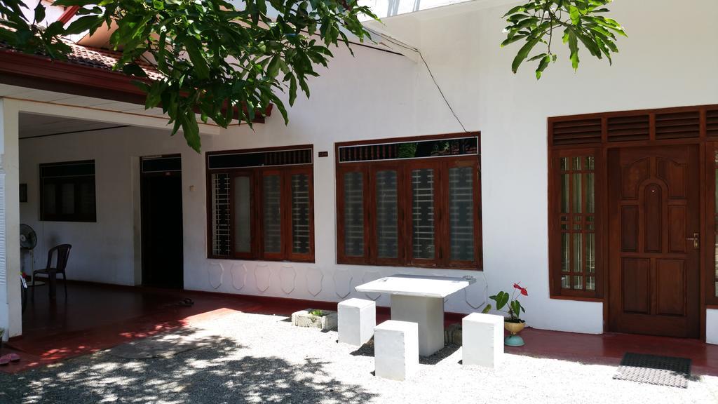 Desitha Family House Hotel Mirissa Exterior foto