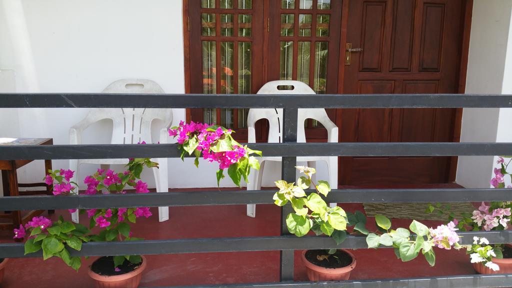 Desitha Family House Hotel Mirissa Exterior foto